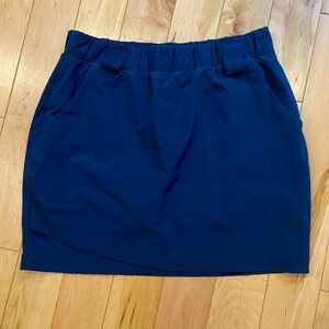 Athleta navy blue breathable nylon elastic waist mesh lined tennis skirt